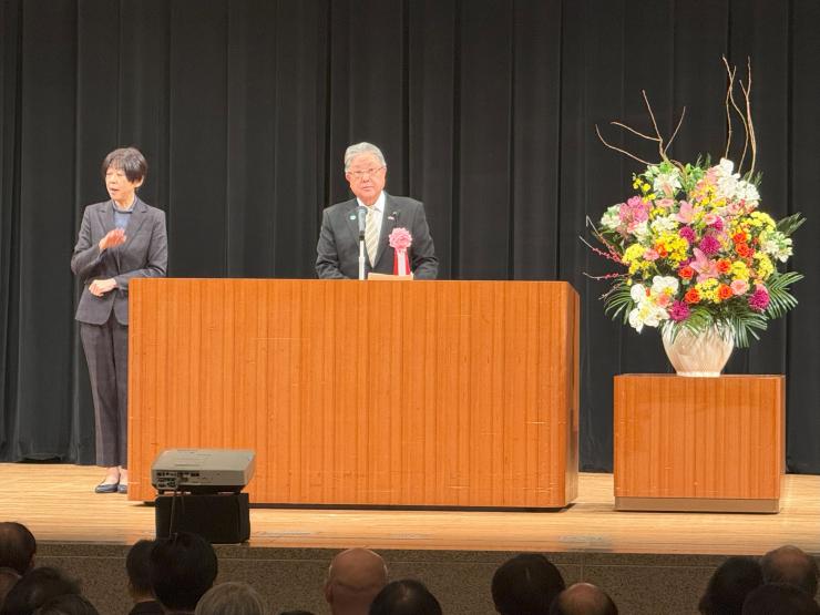 飯塚俊彦副議長の写真