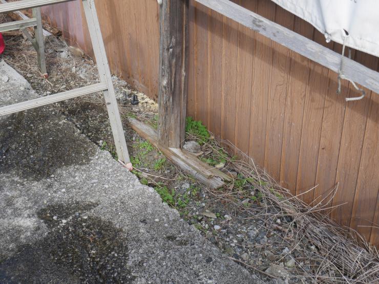 写真:ぐらつきを直す様子