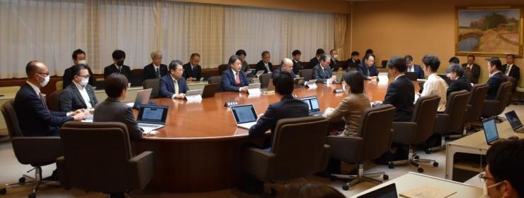 議会運営委員会の様子