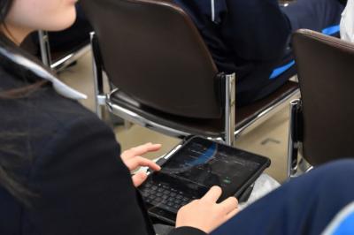 slidoを使用する生徒