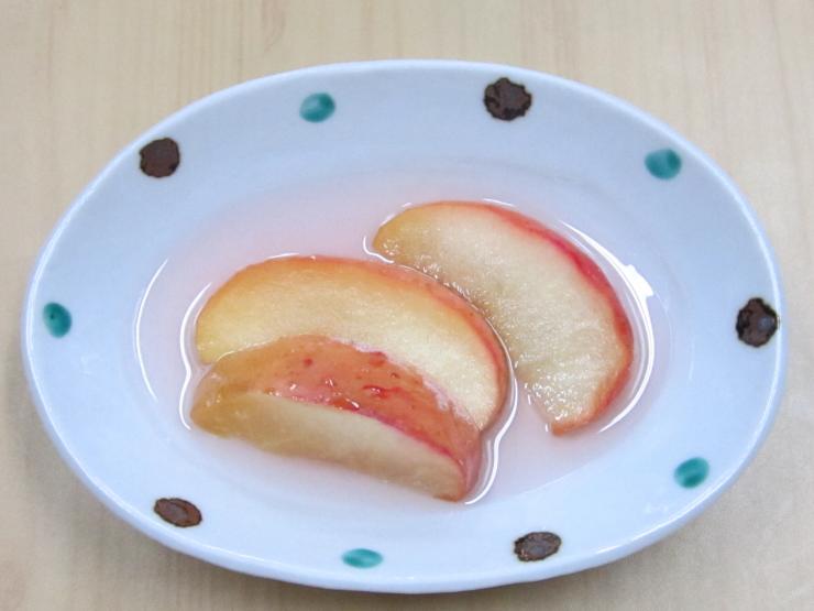 皮ごと煮りんご