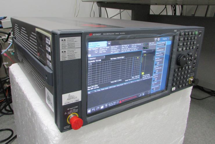 エミッション測定システム 本体