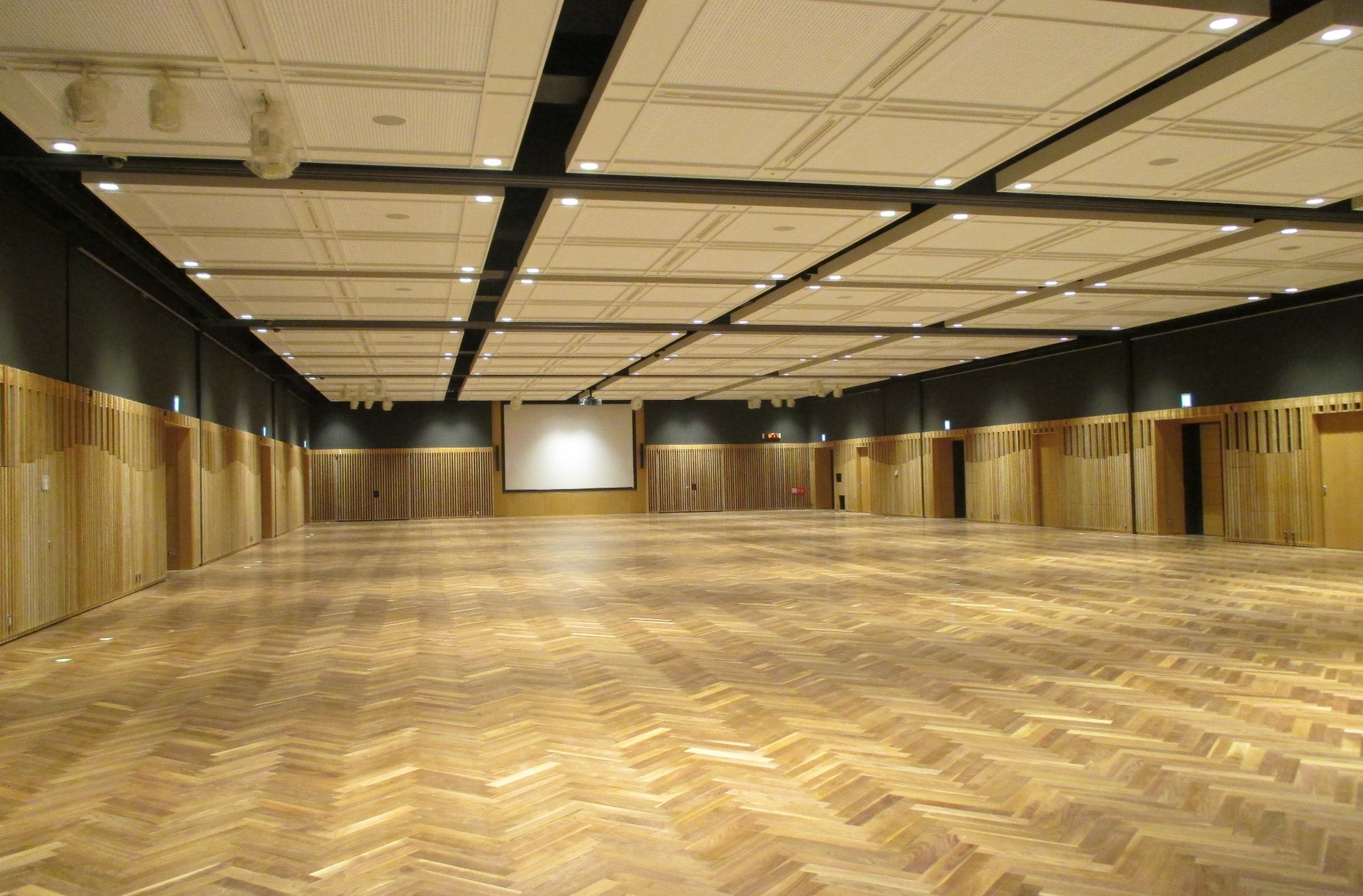 ヤオコー多目的ホール