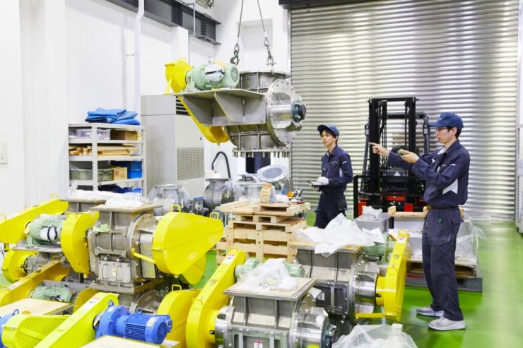 アイシン工場人々2