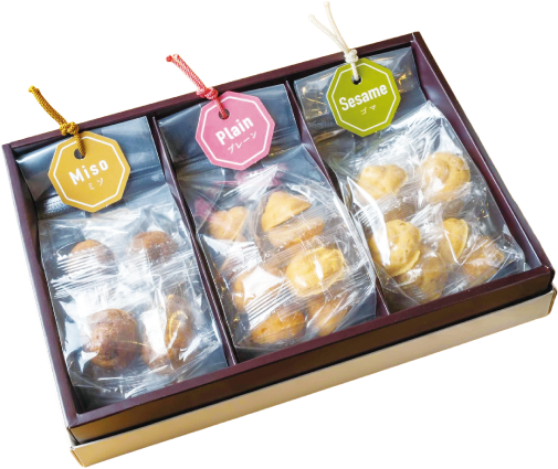 川口鋳物の焼き型で焼き上げたベーゴマ原寸大の「ベーゴマクッキー（プレーン、ゴマ、ミソ）」