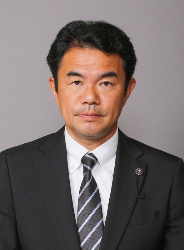 八子朋弘議員の写真