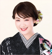 市川由紀乃さんの写真