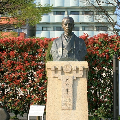 小栗上野介忠順像