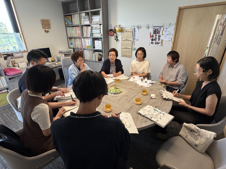 学生による取材の様子2
