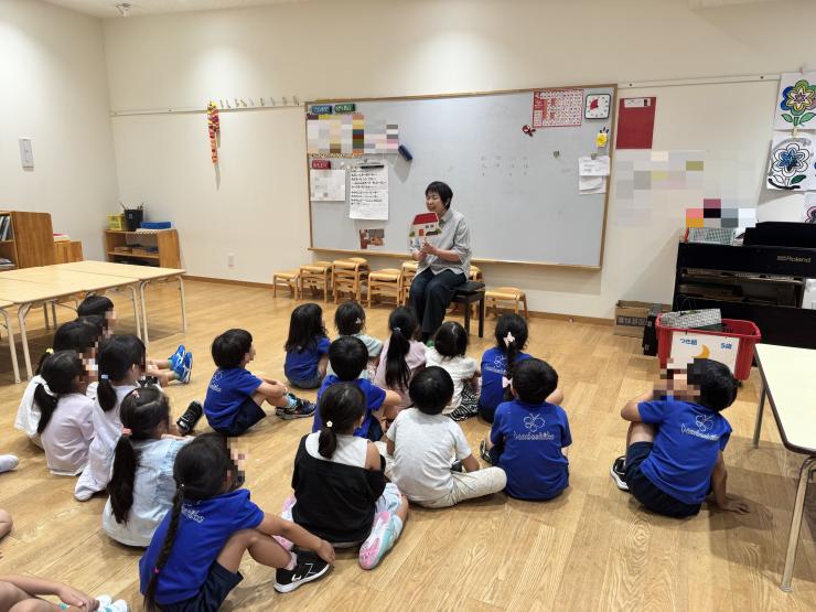 「舌切り雀」のお話会の様子