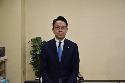 深谷顕史議員の写真