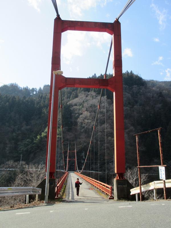 太田部橋の高い主塔
