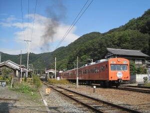波久礼駅の電車