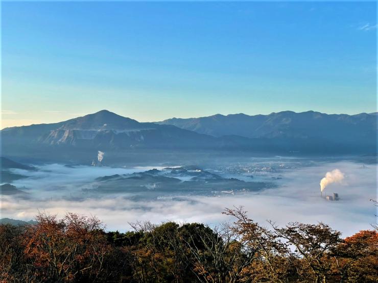 武甲山と雲海