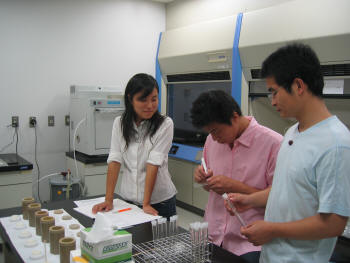 上海大学生実験の写真
