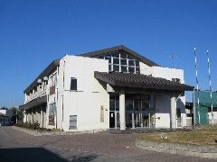 写真：熊谷市立武道館の外観