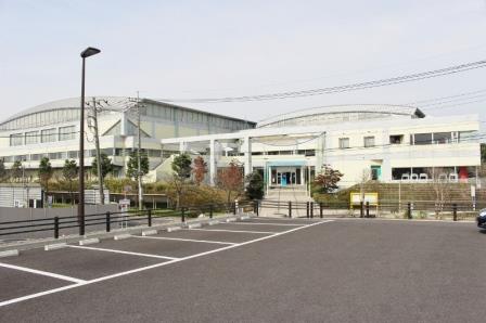 写真：三郷市総合体育館の外観