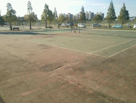 写真：吉川運動公園テニスコート