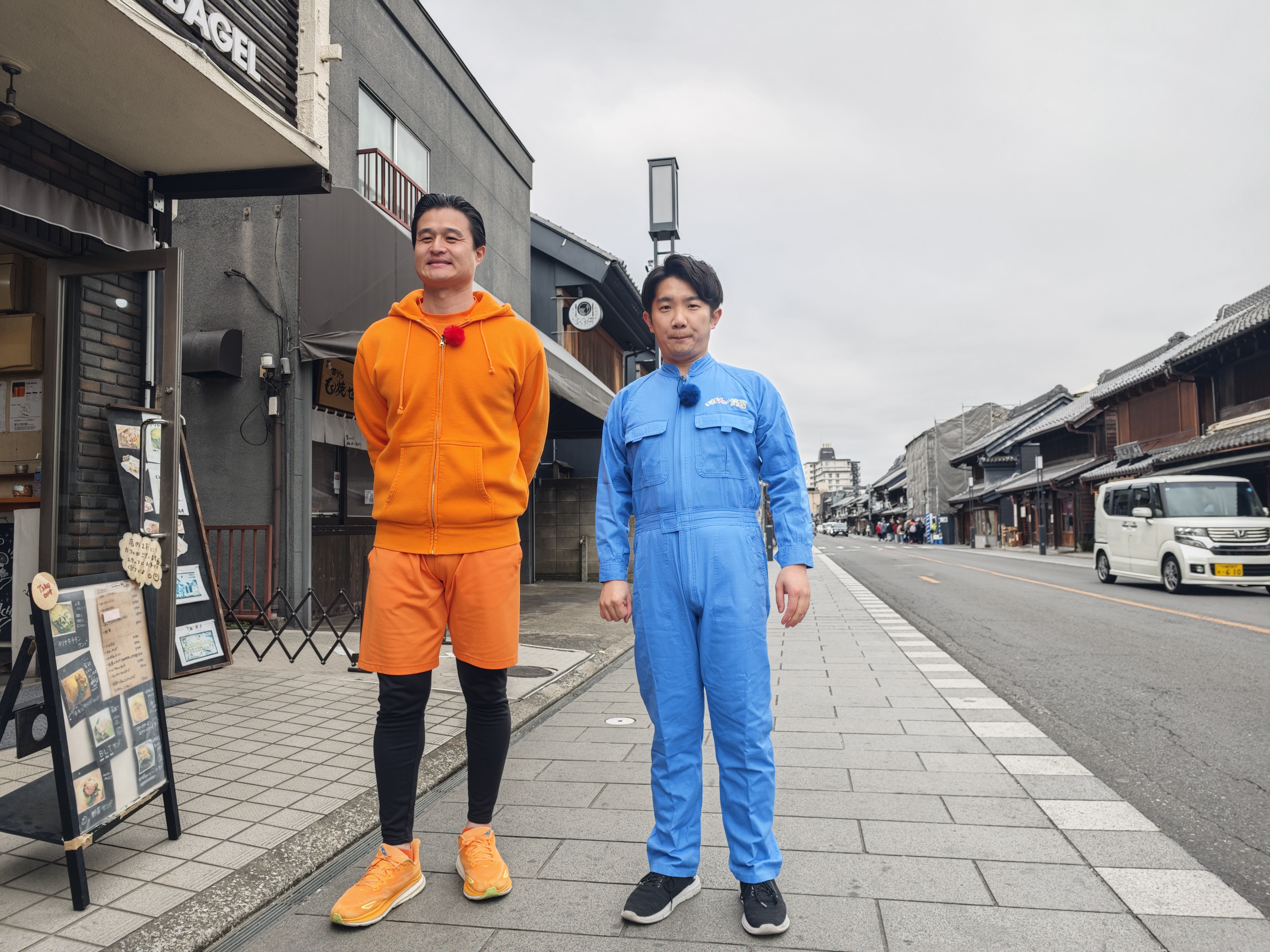 高岸宏行と小堺翔太が川越で話している様子