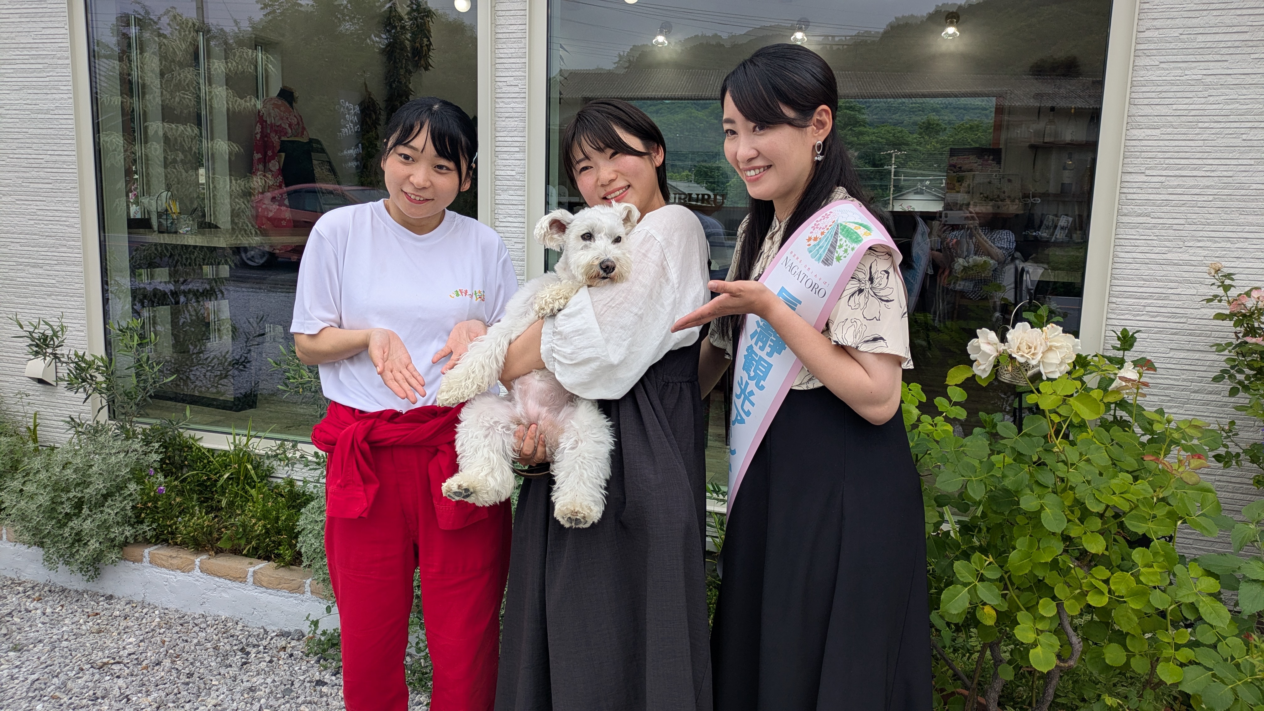 カフェフルルでのアンゴラ村長と村田綾とあつまれ！埼玉犬民