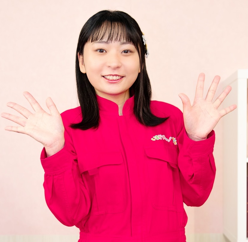 いまたまポーズをするアンゴラ村長