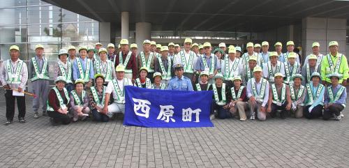 西原町防犯パトロール隊の皆さん