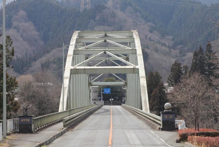 日野鷺橋全景