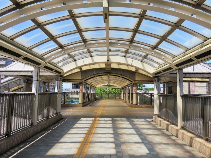 写真：駅デッキ