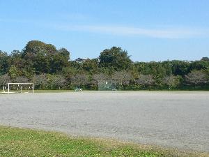 写真：秩父市荒川総合運動公園の多目的グラウンド