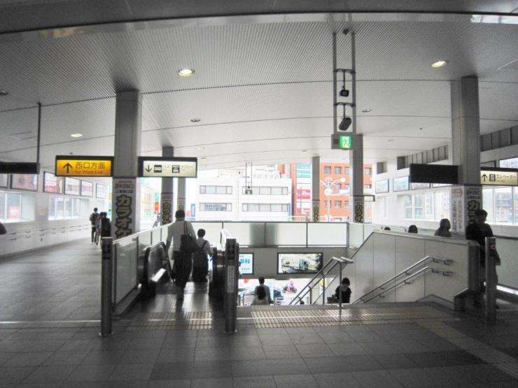 写真：上尾駅改札