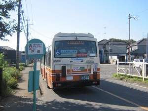 写真：バス停（戸崎）
