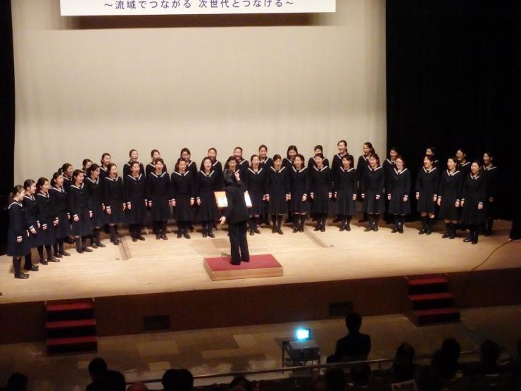 松山女子高校コーラス部の華麗な歌声